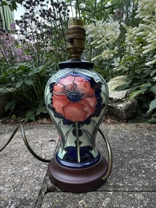 Moorcroft Poppy table lamp by Rachel Bishop) - Picture 1 of 5