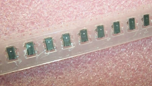 QTY (50) 4 POSITION R/A SMD TELECOM & DATACOM CONNECTORS .8mm 55427-0428 MOLEX - Picture 1 of 3