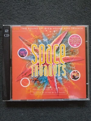 Various – Space Invaders Doppel Audio CD mixed by Tom Novy und DJ Tandu - Bild 1 von 4