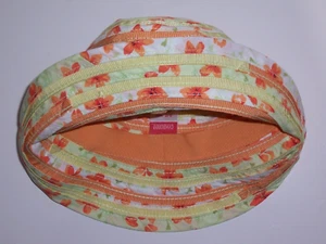 SOMBRERO GYMBOREE NIÑAS DE COLECCIÓN "CAMPOS DE FLORES SILVESTRES" 6-18mth... verde floral...etiqueta 2004 - Imagen 1 de 4