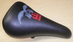 MONGOOSE BLACK/GRAY/RED BIKE SADDLE/SEAT BICYCLE PARTS 332 - Picture 1 of 5