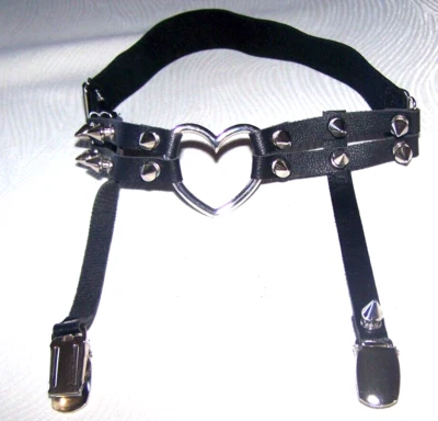 Cierre de metal plateado con clavos de corazón elástico negro tono punk metal retro Foto 1 de 4