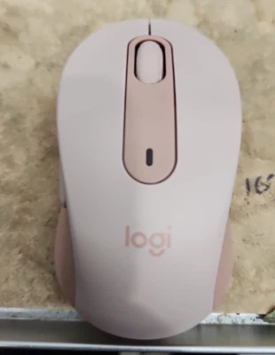 Logitech Signature M650 Wireless Scroll Mouse Silent Clicks Bluetooth Pink Used - Image 1 of 3