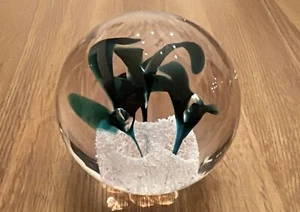 "Pisapapeles vintage de vidrio artístico flor verde orbe esfera globo 3""" - Imagen 1 de 5