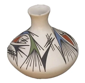 Jorge Corona Guillen Mexico vintage white multi-color pottery vase 5"h, 5 1/4" w - Picture 1 of 6