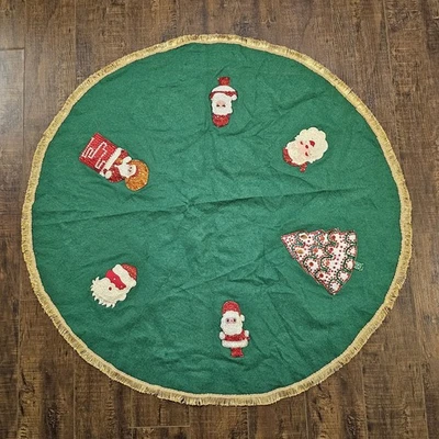 "Falda de árbol de Navidad vintage 40"" lentejuelas apliques de fieltro flecos dorados verdes"  Foto 1 de 4