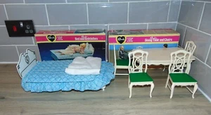 Sindy vintage - Ropa de cama y cama y mesa de comedor y sillas - En caja - Imagen 1 de 24