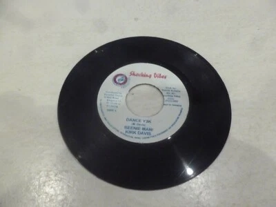 BEENIE MAN & KIRK DAVIS - Dance Y3K - 2003 Jamaican wide centre vinyl single Foto 1 de 3