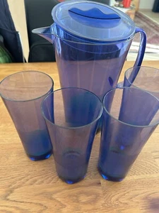 Tupperware Eleganzia Kanne 2 L + 4 Trinkbecher blau - Bild 1 von 5