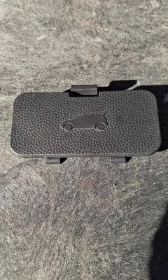 起亚 SOUL 后升降门闩锁内部访问盖装饰 81753-B2000 — 第 1/3 张图片