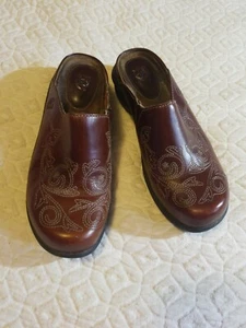ARIAT Clogs Shoes Sz 7 B Women Burnt Rust Brown Leather Slip-on - Picture 1 of 8