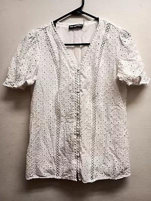 Karl Lagerfeld Paris Ladies XS White Lined Eyelet Lace Short Sleeve Blouse. - Image 1 of 4