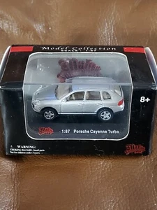 Malibu Intl. High Speed Porsche Cayenne Turbo Silver Diecast Car - Picture 1 of 6