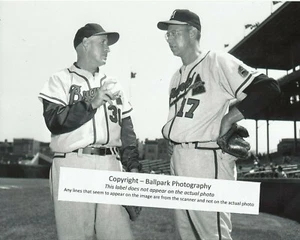 Foto 8x10 George Myatt & Bob Rush 1958 Milwaukee Braves at Wrigley Field - Foto 1 di 1