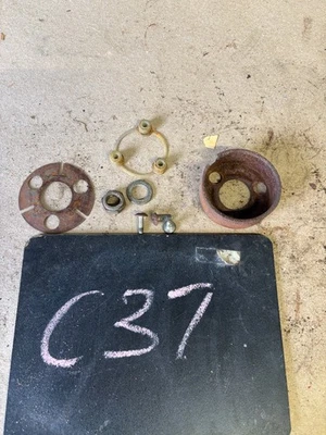 Piezas de montaje de bocina de volante GM 1960 Camaro Chevelle GTO Lemans Skylark C10 Foto 1 de 4