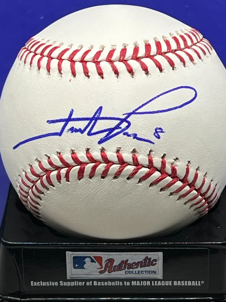 HUNTER PENCE  SAN FRANCISCO GIANTS  SIGNED OML BASEBALL - Image 1 of 1