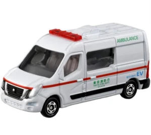 Takara Tomy Tomica No.044 Nissan NV400 EV Ambulance - Picture 1 of 4