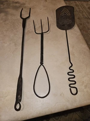 ANTIQUE PRIM HEAVY TWISTED WIRE COMBO KITCHEN TOOL 2 FORKS SPATULA - Image 1 of 4