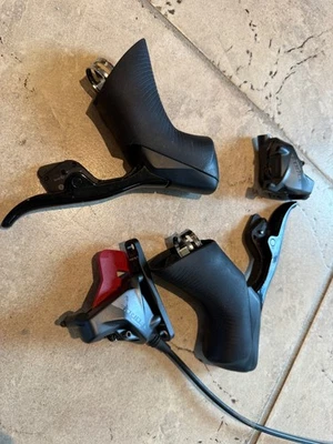 Sram AXS Force Shifter and brakeset - Image 1 of 4
