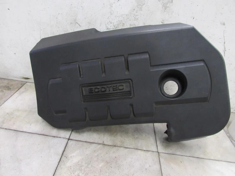 05 06 PONTIAC G6 ENGINE COVER - Image 1 of 4