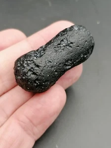Beautiful Tektite Indochinite Dumbbell 21,69g / 4,3cm Meteorite Impact Glass - Picture 1 of 13