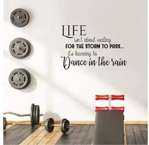 Adesivo Wall Art Dance in Rain Ispirazione Citazione Vita Vinile per Casa Stanza Decalcomanie - Foto 1 di 5