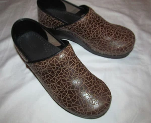 SANITA PRO textured geometric giraffe polished leather clogs shoes 38 7.5 m  - Picture 1 of 4