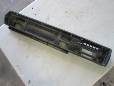 66-67 CORONET TABLERO CALIBRE RACIMO VELOCÍMETRO AJUSTE CARA BISEL FABRICANTE DE EQUIPOS ORIGINALES BONITO NO HACKEADO Foto 1 de 4