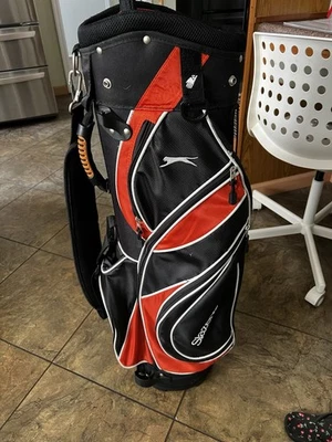 Bolsa de carrito de golf, Slazenger, modelo de demostración, cremallera Comp14 ranuras para tus armas, $139 Foto 1 de 4