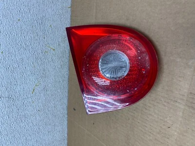 Luz trasera lateral izquierda para conductor Volkswagen Golf 2006-2009 tapa interior maletero O6761 DW Foto 1 de 4