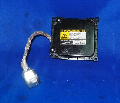 2006-2013 Toyota Avalon Solara Venza Headlight Lamp Control Module ECU OEM - Image 1 of 4