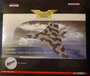 Corgi Aviation AA31207 Avro Vulcan XL427 617 Sqn Scampton Lincs 1969 1:144 - Picture 1 of 3