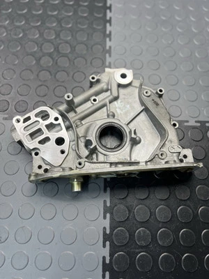 2016 2017 2018 ACURA RDX ENGINE OIL PUMP HOUSING COVER PLATE OEM - Image 1 of 4