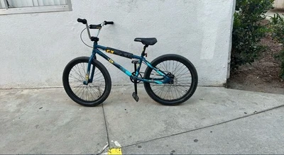 Bicicleta BMX Pro Get Series Gt Foto 1 de 4