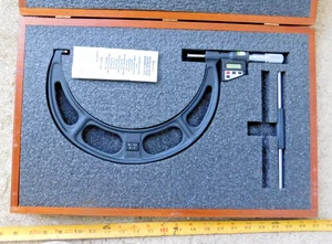 STARRETT DIGITAL 8-9" OUTSIDE MICROMETER MODEL 733 IN WOOD BOX PRECISION TOOL - Picture 1 of 8