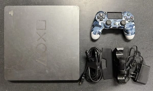 Sony PlayStation 4 CUH-2215B con cavi controller caricatore e controller mimetico blu - Foto 1 di 14