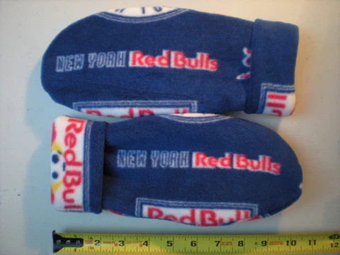 NEW YORK RED BULLS NY HANDCRAFTED womens MITTENS MLS fleece winter gloves Cover