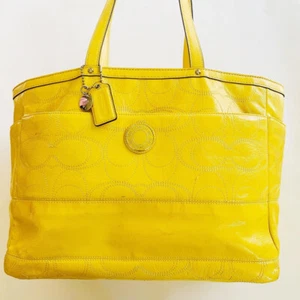Coach, patent leather diaper bag - Picture 1 of 2