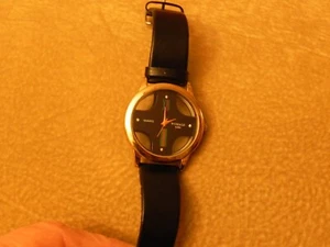 Womage A380 Quartz Women's Watch Barely used - Picture 1 of 4
