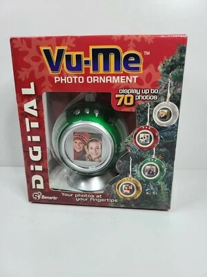 VU-ME DIGITAL PHOTO ORNAMENT DISPLAY UP TO 70 PHOTOS FULL 1.5" LCD SCREEN, GREEN - Image 1 of 2