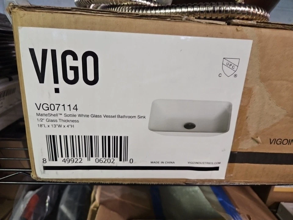 Fregadero de baño rectangular de vidrio blanco Vigo VG07114 Foto 1 de 1