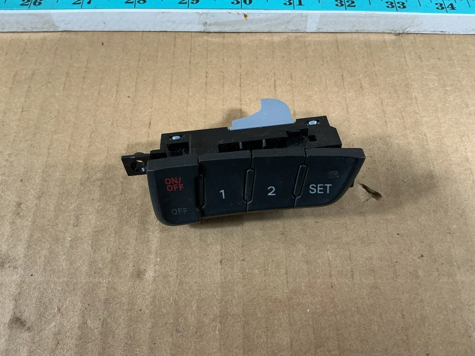 Interruptor de memoria del asiento de la puerta del conductor izquierdo Audi A5 2008-2016 8T0959769 OEM Foto 1 de 4