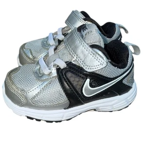 Nike Dart 9 Niño Bebé Niño Niña Plateado Negro Zapatos Atléticos Tenis Talla 5C - Imagen 1 de 6