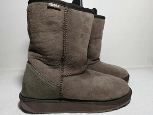 EMU Stinger Short Slip On Brown Sheepskin Boots Womens UK SIZE 7 US 7.5 - Picture 1 of 12