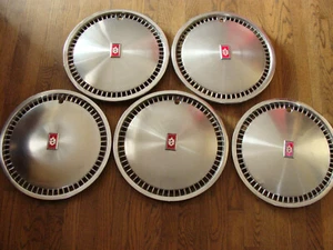 1982 Oldsmobile Regency Hubcaps / Wheel Covers Set of 5 - Bild 1 von 7