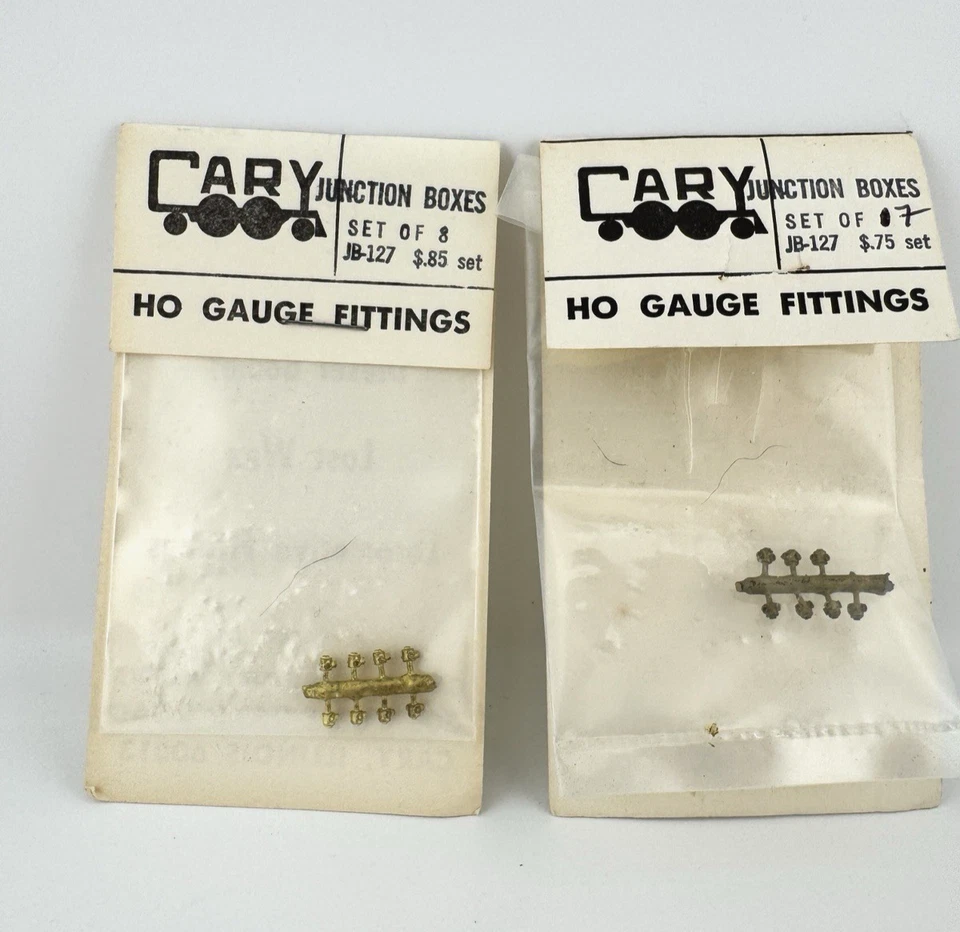 LOTE DE 2 CAJAS DE CONEXIONES DE LATÓN ESCALA HO Cary JB-127 Foto 1 de 1
