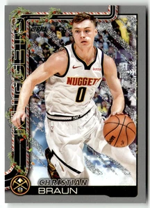 2025 Topps Flagship NBA Holiday No. H79 Christian Braun Silver Glitter - Bild 1 von 2
