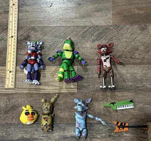 FNAF Action Figure Lot + Assorted Parts Foxy Gator Roxanne Guitar Keyboard MORE! - Bild 1 von 7