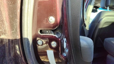 Левая защелка задней двери для водителя KIA Sorento 2011-2015 годов выпуска со стержнями/кабелями оригинальная задняя крышка - Изображение 1 из 3