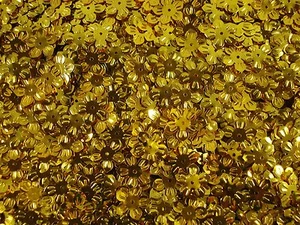 Flores Lentejuelas 13mm Metálicas Oro Brillante 25g Hágalo Usted Mismo Artesanía Decoración - Imagen 1 de 2